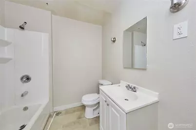 301 W 3rd Street, Aberdeen, WA 98520 - Photo 17