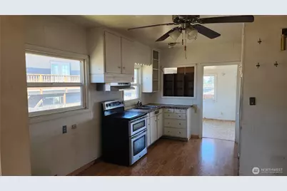 415 E Lopez Ave, Port Angeles, WA 98362 - Photo 5