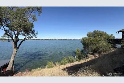 2745 NE Westshore Dr, Moses Lake, WA 98837 - Photo 9