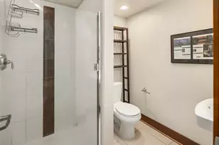 3635 Greenwood Ave N, Seattle, WA 98103 - Photo 19