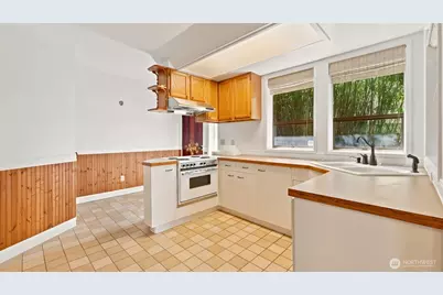 2305 E Lake Sammamish Place SE, Sammamish, WA 98075 - Photo 29