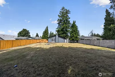 20411 71st Street E, Bonney Lake, WA 98391 - Photo 5