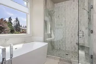 10207 NE 21st Pl, Bellevue, WA 98004 - Photo 19