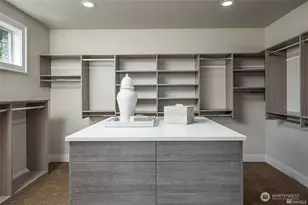 10207 NE 21st Pl, Bellevue, WA 98004 - Photo 17