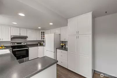 22208 Meridian Avenue S, Bothell, WA 98021 - Photo 11