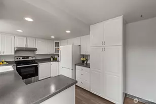 22208 Meridian Ave S, Bothell, WA 98021 - Photo 11
