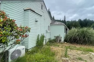 1305 Park Ave, Raymond, WA 98577 - Photo 3