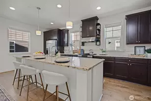 23930 SE 45th Pl, Sammamish, WA 98029 - Photo 9