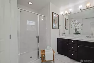 23930 SE 45th Pl, Sammamish, WA 98029 - Photo 11