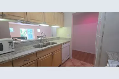 12345 Roosevelt Way NE #406, Seattle, WA 98125 - Photo 5