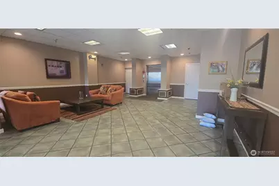 12345 Roosevelt Way NE #406, Seattle, WA 98125 - Photo 3