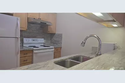 12345 Roosevelt Way NE #406, Seattle, WA 98125 - Photo 7