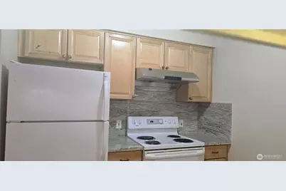 12345 Roosevelt Way NE #406, Seattle, WA 98125 - Photo 9