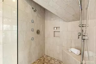 114 Queen Anne Dr, Seattle, WA 98109 - Photo 27