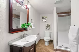 114 Queen Anne Dr, Seattle, WA 98109 - Photo 33