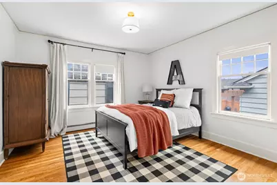 114 Queen Anne Drive, Seattle, WA 98109 - Photo 13