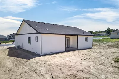 309 Olivia Street, Sunnyside, WA 98944 - Photo 27