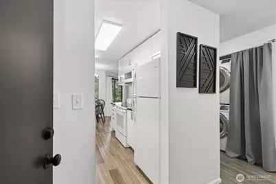 12742 NE 116th Lane #J23, Kirkland, WA 98034 - Photo 5