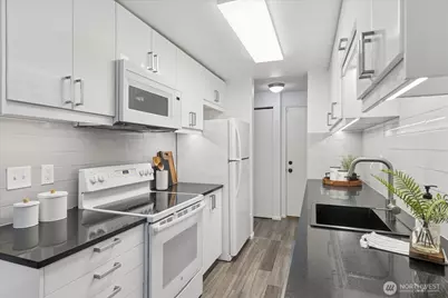 12742 NE 116th Lane #J23, Kirkland, WA 98034 - Photo 7
