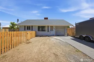 1218 SW D St, Ephrata, WA 98823 - Photo 1