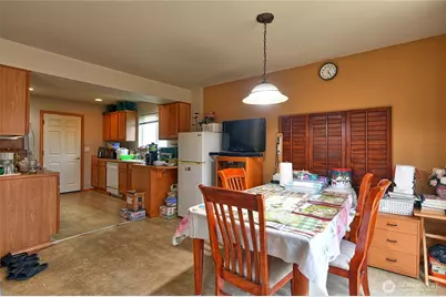 10523 7th Avenue W, Everett, WA 98204 - Photo 5