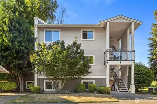 10838 E Riverside Dr, Bothell, WA 98011 - Photo 3