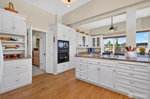 555 Alder St, Edmonds, WA 98020 - Photo 15