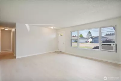 1703 33rd Avenue, Longview, WA 98632 - Photo 3