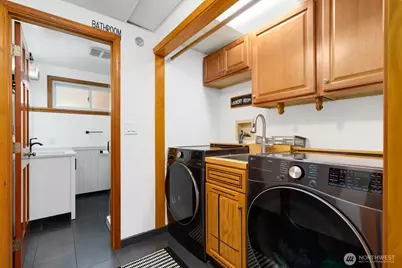 11123 34th Place SW, Seattle, WA 98146 - Photo 23