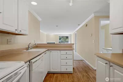 1003 156th Avenue NE #308, Bellevue, WA 98007 - Photo 11