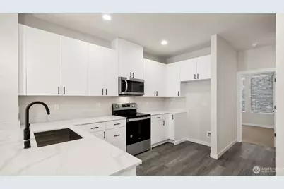 16124 Cascadian Wy #B4, Bothell, WA 98012 - Photo 3