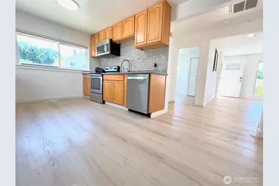 251 E 72nd Street, Tacoma, WA 98404 - Photo 11