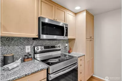 25235 SE Klahanie Boulevard #N102, Sammamish, WA 98029 - Photo 15