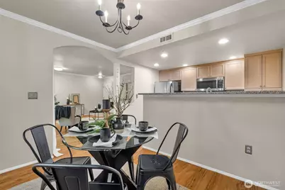 25235 SE Klahanie Boulevard #N102, Sammamish, WA 98029 - Photo 9