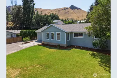 1004 Vista Pl., Wenatchee, WA 98801 - Photo 3