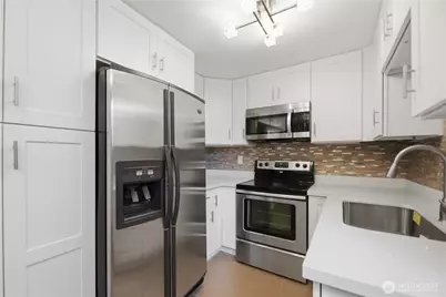 4324 Phinney Avenue N #1, Seattle, WA 98103 - Photo 11