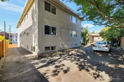4324 Phinney Avenue N #1, Seattle, WA 98103 - Photo 17