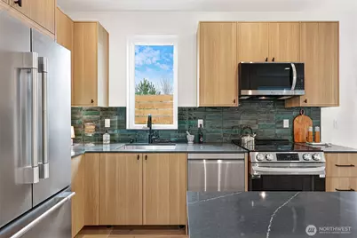 2006 C 19th Avenue S, Seattle, WA 98144 - Photo 9