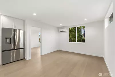 516 N 102nd Street, Seattle, WA 98133 - Photo 9