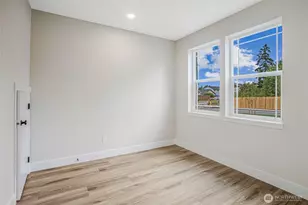 1406 E 51st St, Tacoma, WA 98404 - Photo 9