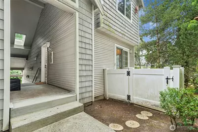 601 12th Avenue NW #E1, Issaquah, WA 98027 - Photo 15