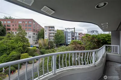 601 W Mercer Place #304, Seattle, WA 98119 - Photo 23