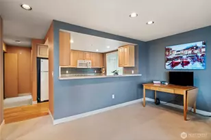 601 W Mercer Pl, Seattle, WA 98119 - Photo 7