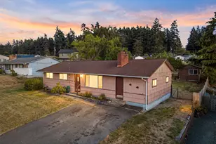 705 NE 6th St, Coupeville, WA 98236 - Photo 3