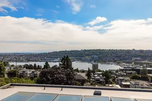 370 Highland Dr, Seattle, WA 98109 - Photo 3