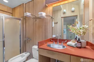370 Highland Dr, Seattle, WA 98109 - Photo 19