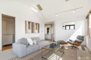 370 Highland Dr, Seattle, WA 98109 - Photo 25