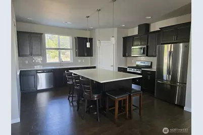 634 NW Gardenia Way, Bremerton, WA 98311 - Photo 5