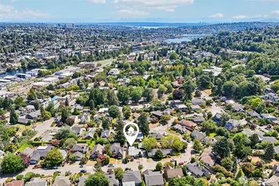 3310 9th Avenue W, Seattle, WA 98119 - Photo 35