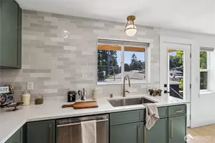 3310 9th Ave W, Seattle, WA 98119 - Photo 11